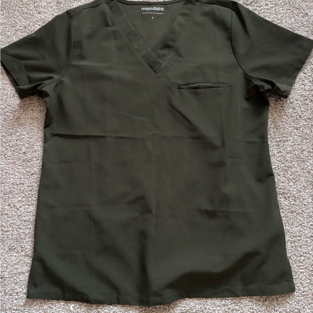 Mandala One Pocket Top- Olive
